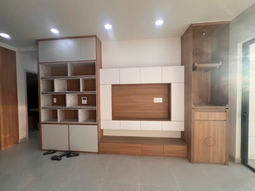 Kệ vách tivi KTV005