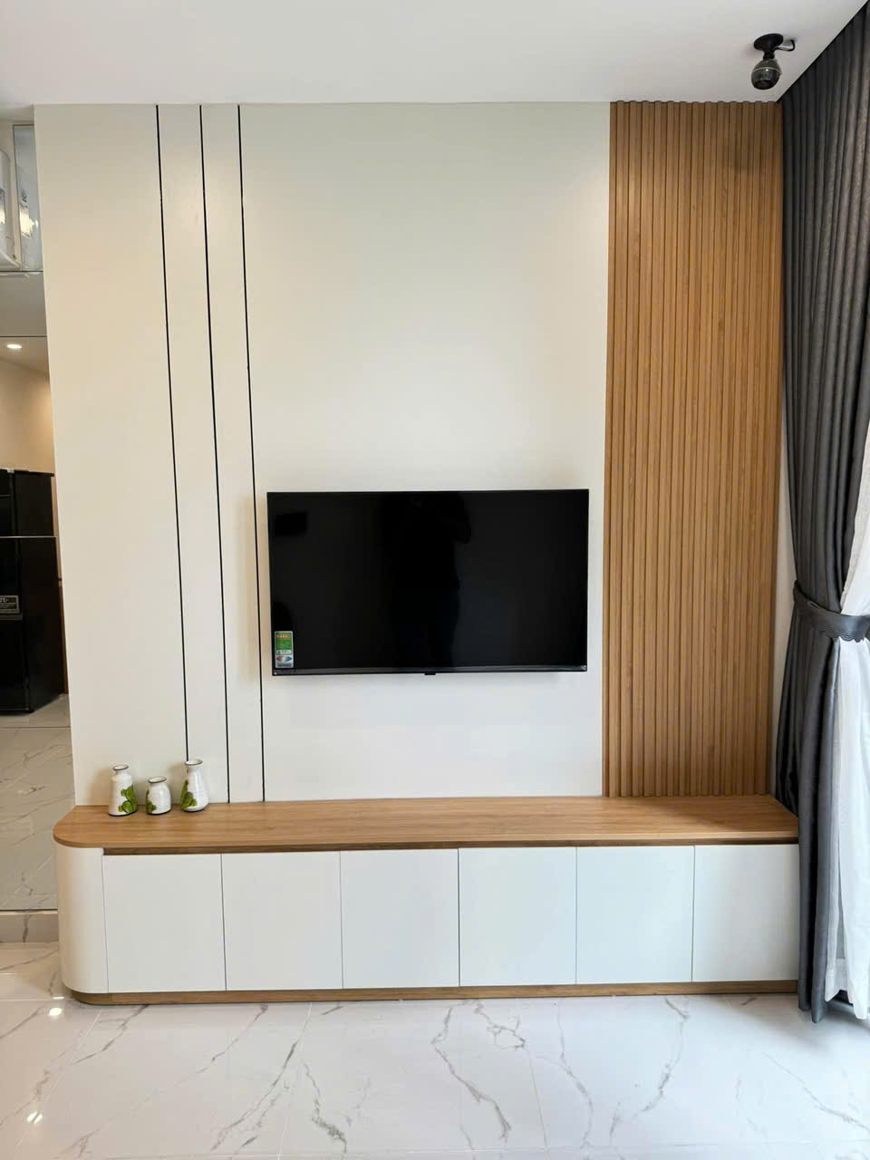 Kệ vách tivi KTV026