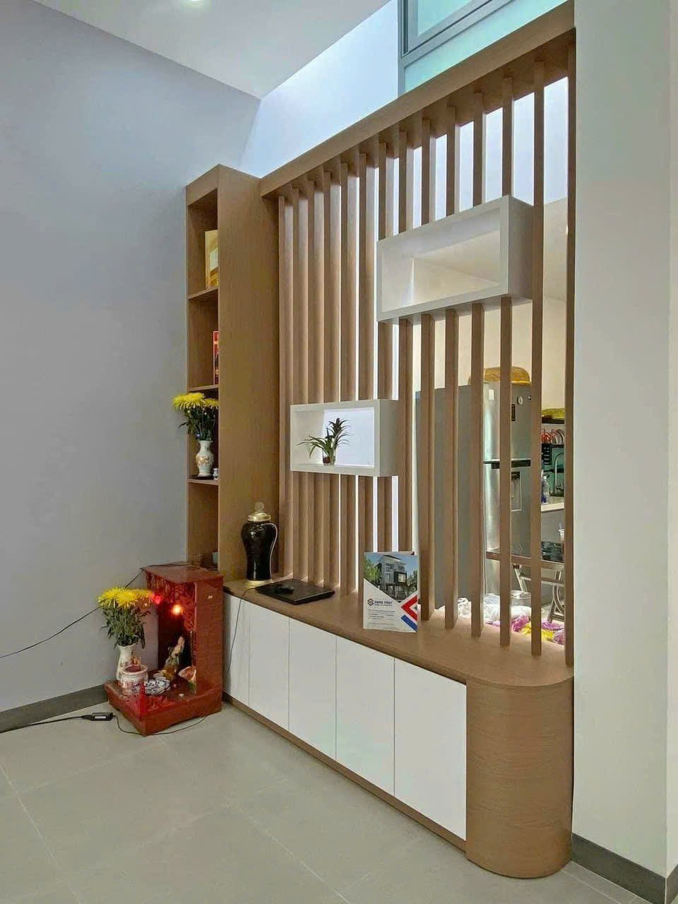 Kệ vách tivi KTV048