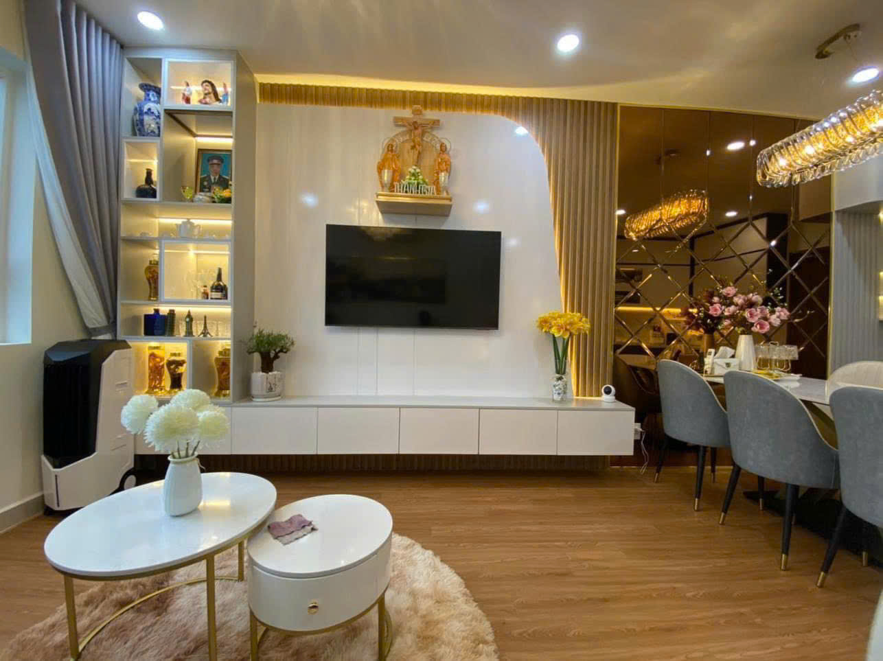 Kệ vách tivi KTV057