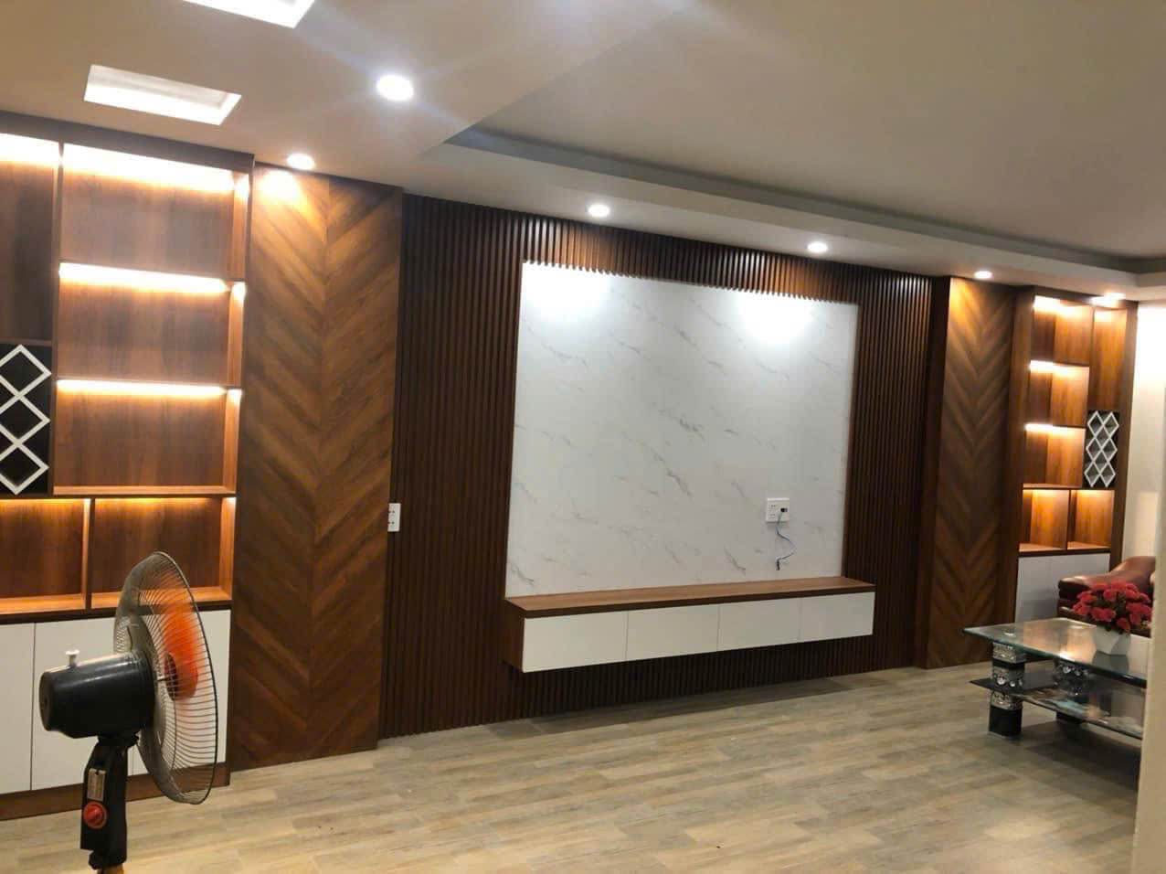 Kệ vách tivi KTV063